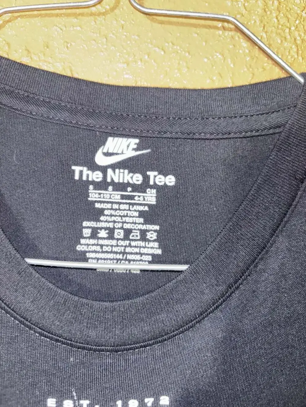 Nike Boys Black Nike Athletics Est. 1972 Long Sleeve Graphic Tee Size 5 NWT